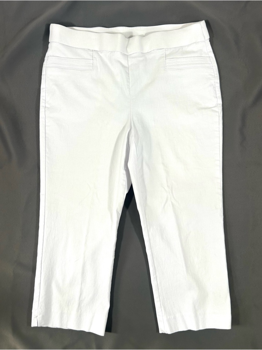 Prophecy Women's Pull-On Capri Pants white Stretch minimalist country club